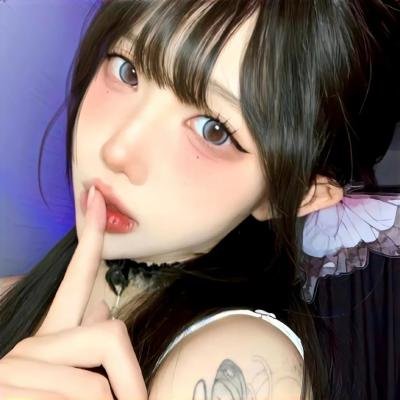 带剑女孩